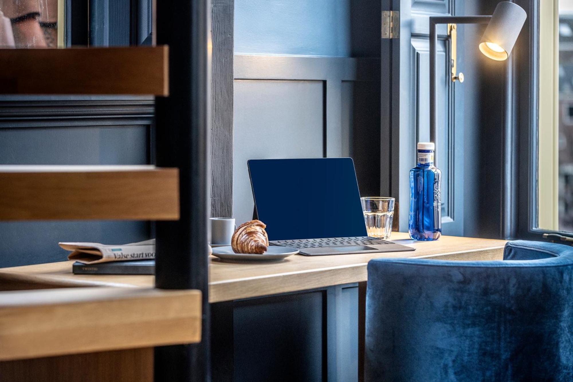 Cty Books Hotel Лейден Стая снимка